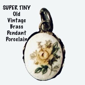 5/$15💥 Old Vintage Pendant Brass Porcelain Floral collectible Jewelry